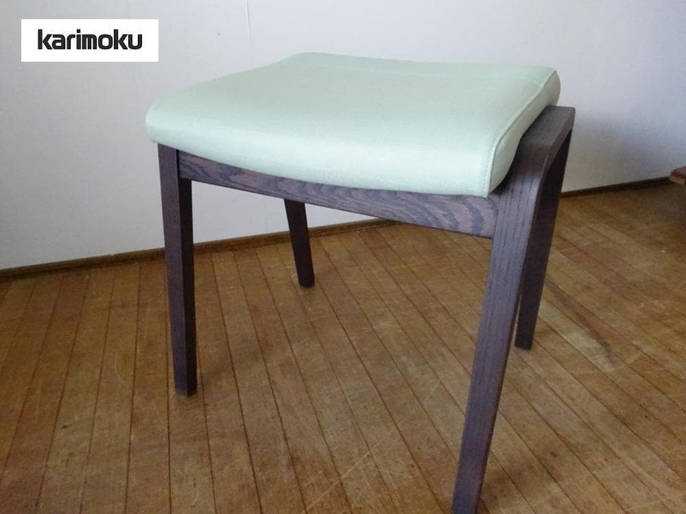 じんちょうげ　カリモク　CT0406　スタッキングチェア　スツール　　美品