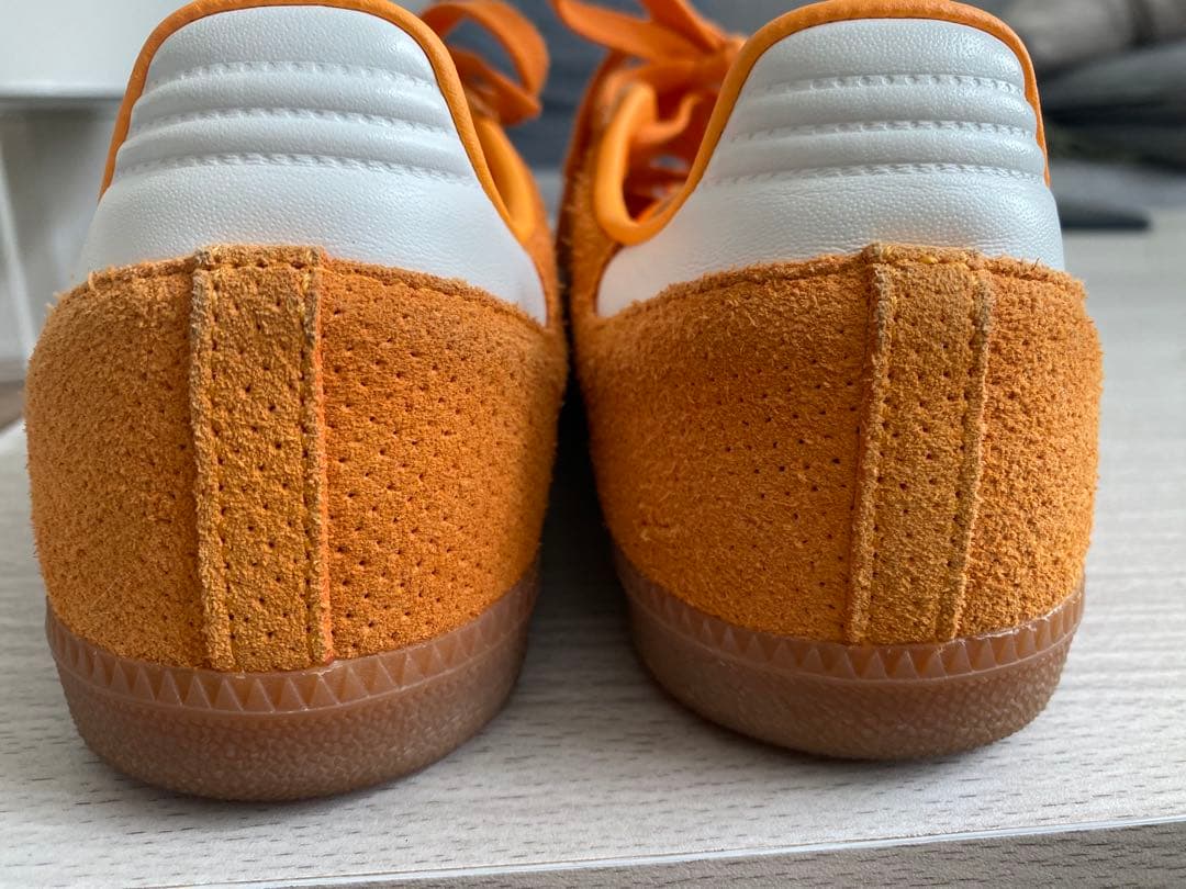 紅子　adidas オレンジ スエード スニーカー　25cm