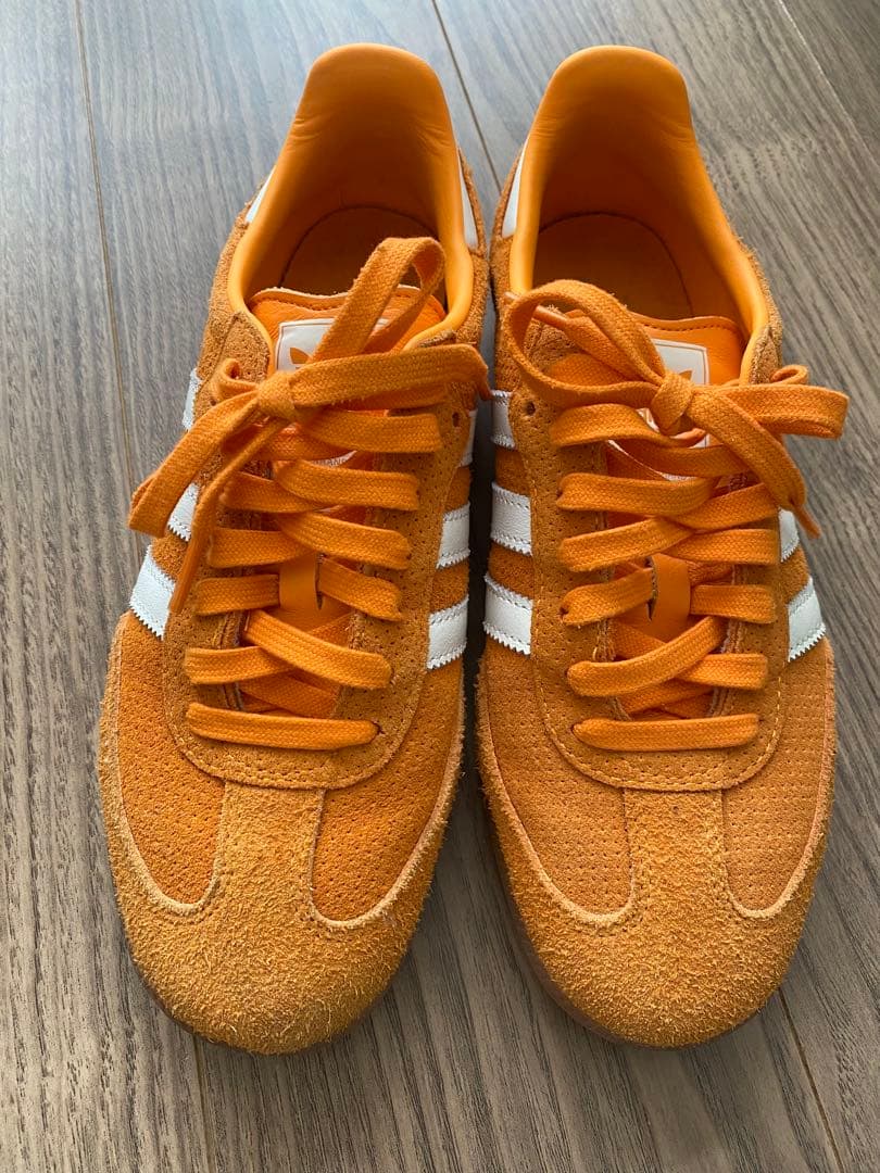 紅子　adidas オレンジ スエード スニーカー　25cm