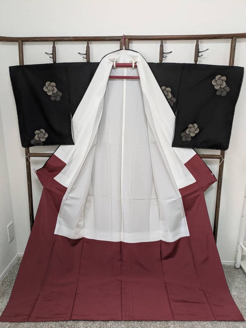 ケ*コ様 【新品】証紙付き　本場大島紬 黒 純泥染め　飛び柄　171cm カタス