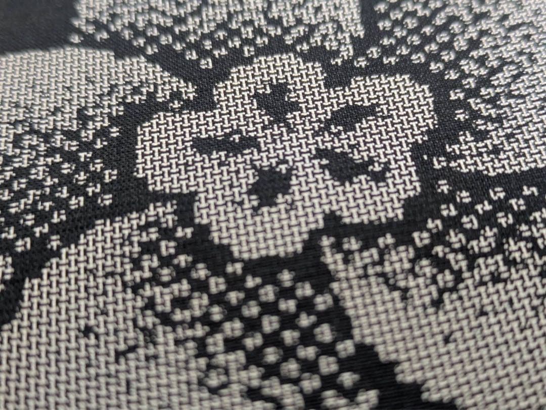 ケ*コ様 【新品】証紙付き　本場大島紬 黒 純泥染め　飛び柄　171cm カタス