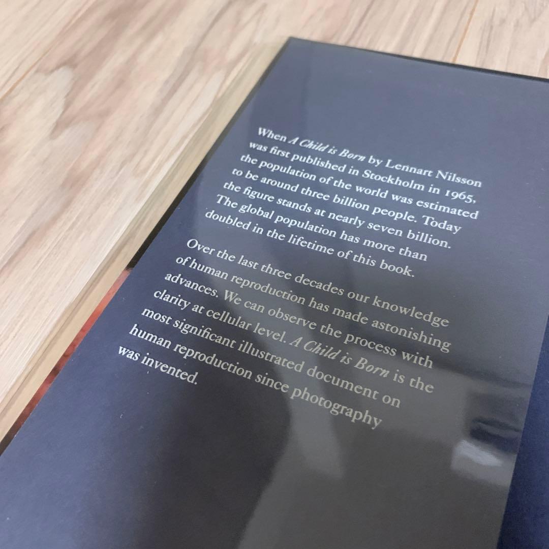 【英字版】A Child is Born 赤ちゃんの誕生