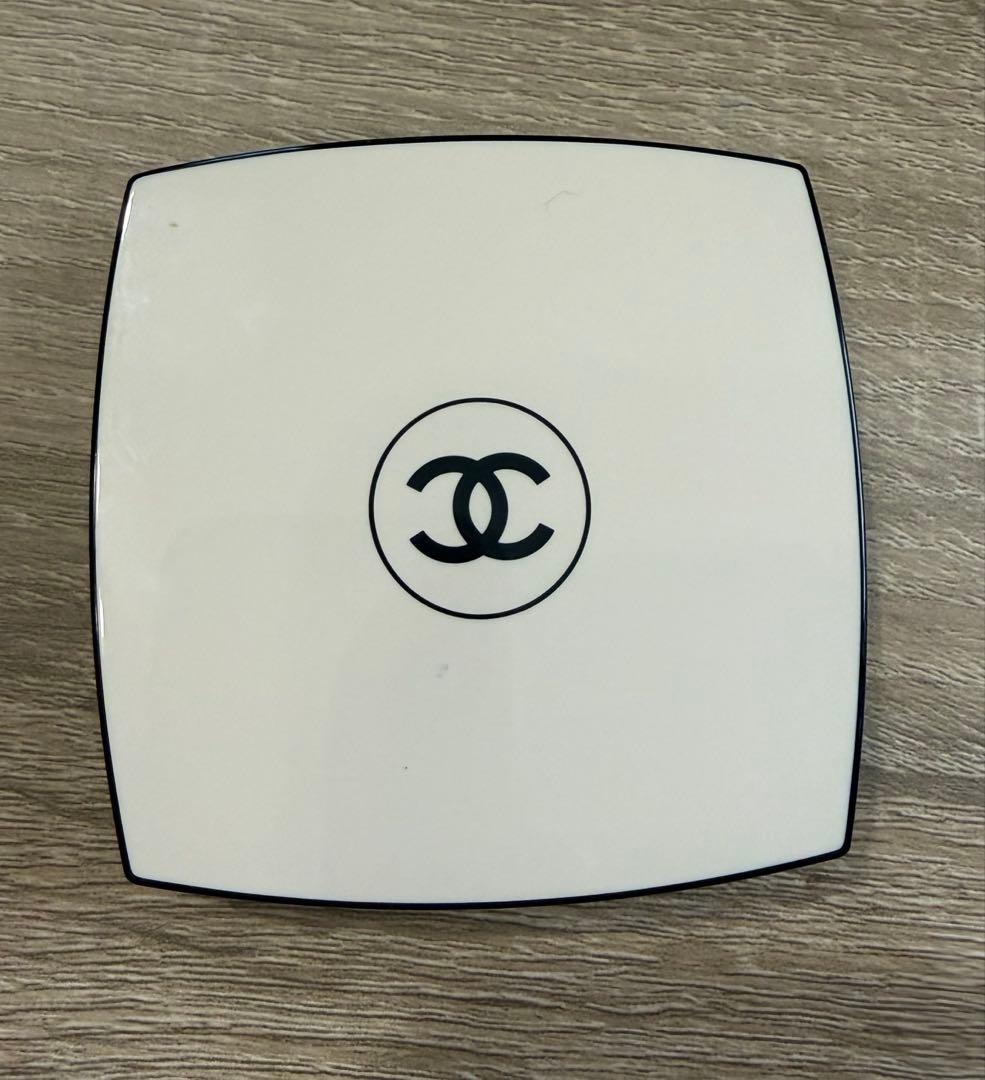 シャネル レべージュパレットルガール ライト