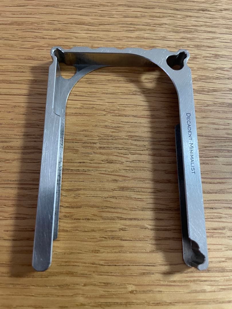 Decadent Minimalist Titanium カードケース USA製