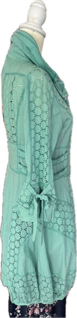 ミントグリーン レースディテール ロングコート