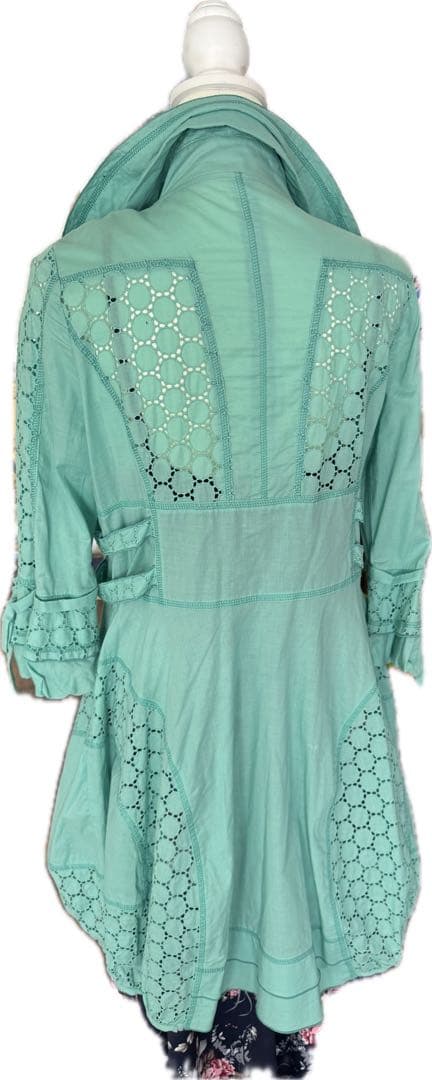 ミントグリーン レースディテール ロングコート