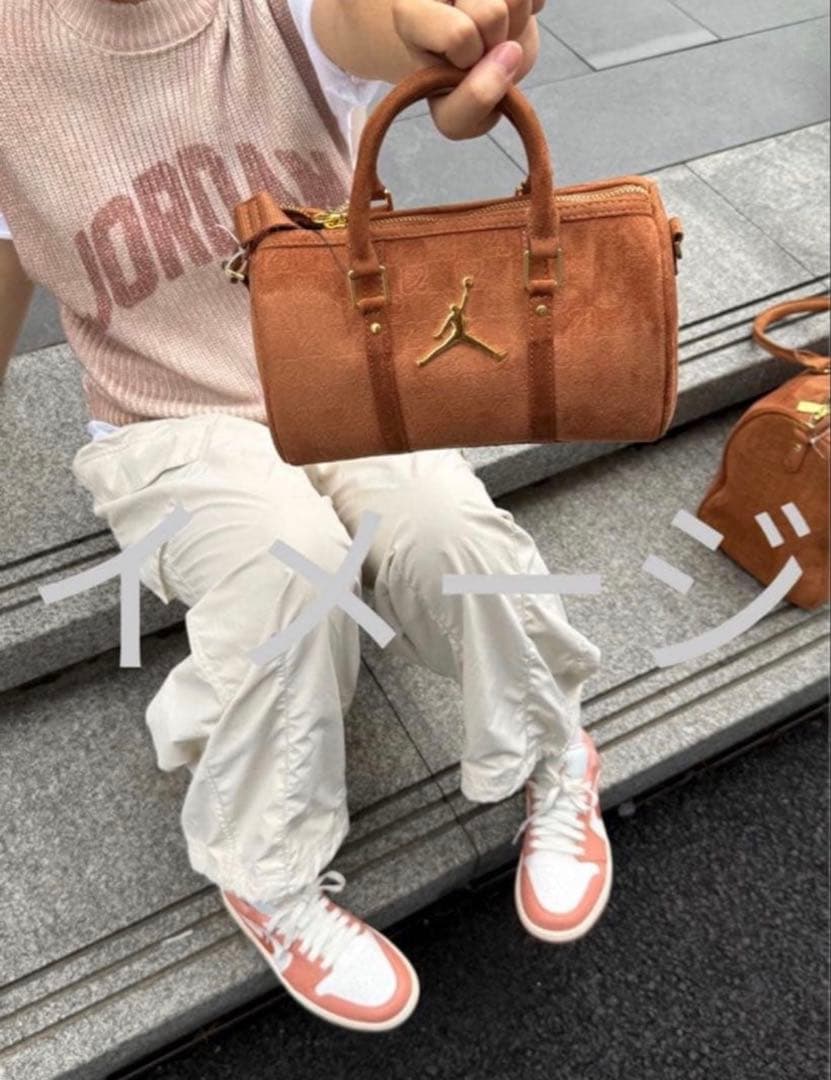 海外限定　Jordan モノグラム ボストンバッグ ライト IQ5743-299