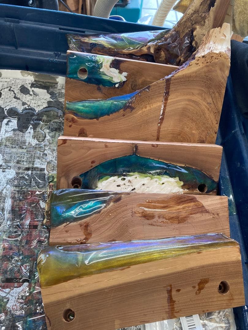 木製アシストグリップ　レジン仕上げ　200系はハイエースAピラー用