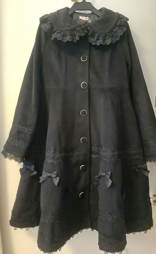 メニーリボンコート シャルミエール アクシーズファムカワイイ 黒