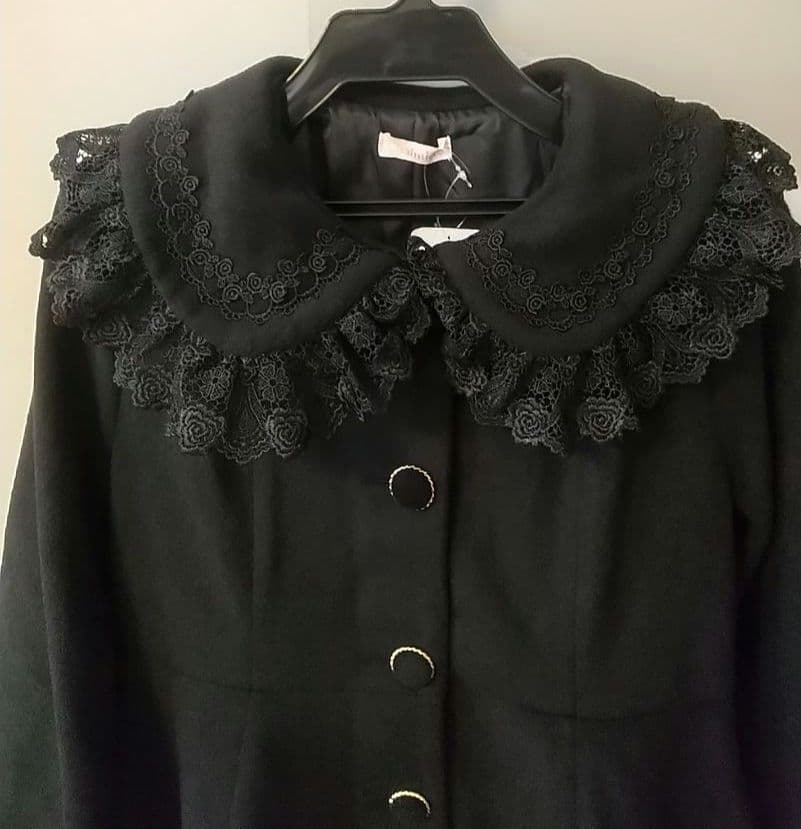 メニーリボンコート シャルミエール アクシーズファムカワイイ 黒