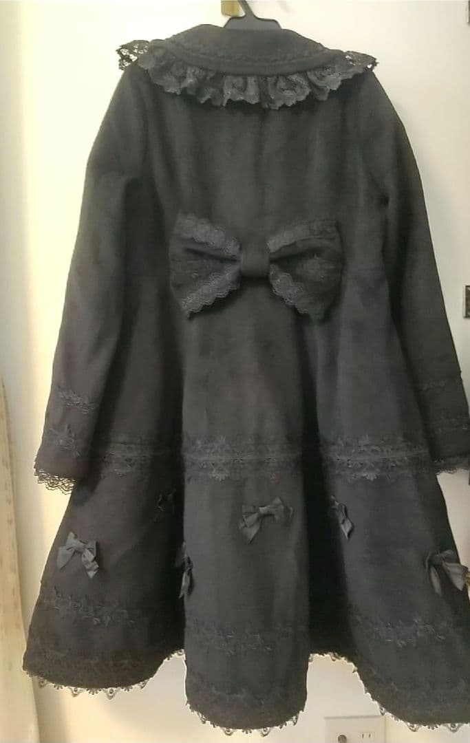 メニーリボンコート シャルミエール アクシーズファムカワイイ 黒