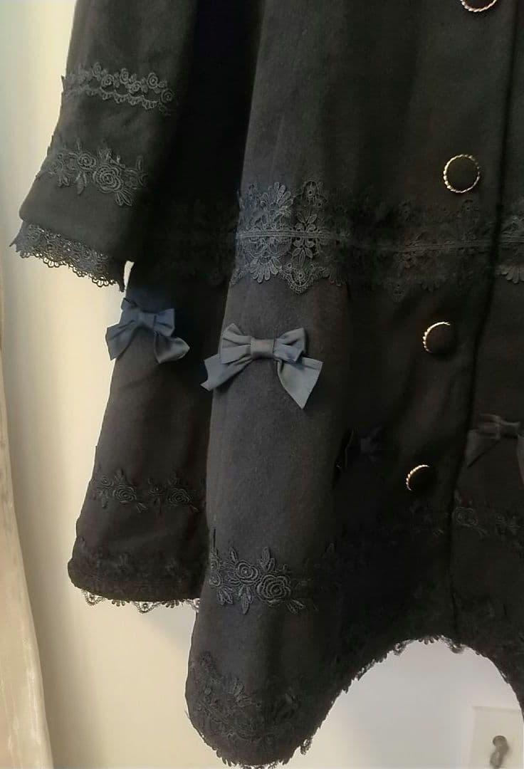 メニーリボンコート シャルミエール アクシーズファムカワイイ 黒