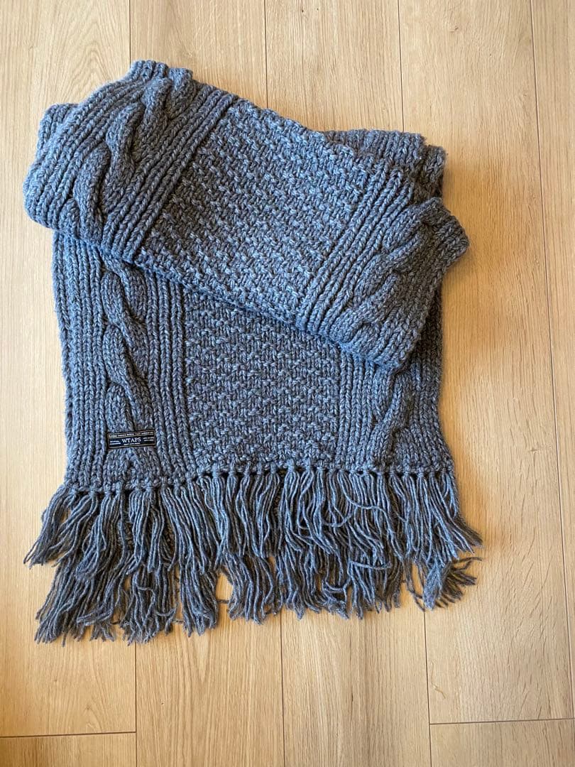 リ*ジ様 【良品】WTAPS ケーブル編みマフラー グレー フリンジ付き メンズ