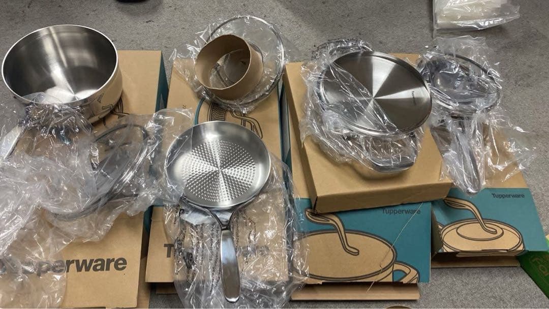 新品不使用Tupperware ステンレス保存容器セット