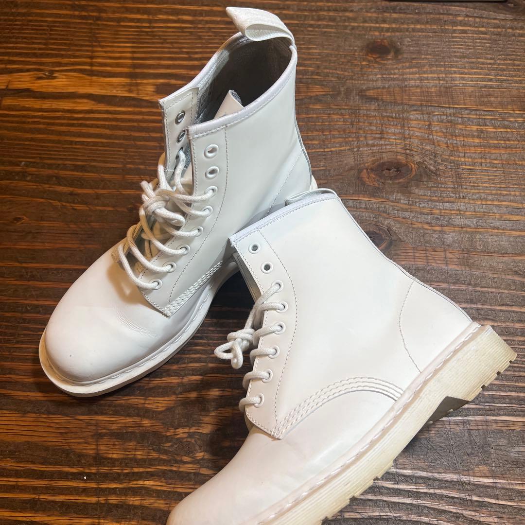 ドクターマーチン　ホワイト　8ホールブーツ　メンズ