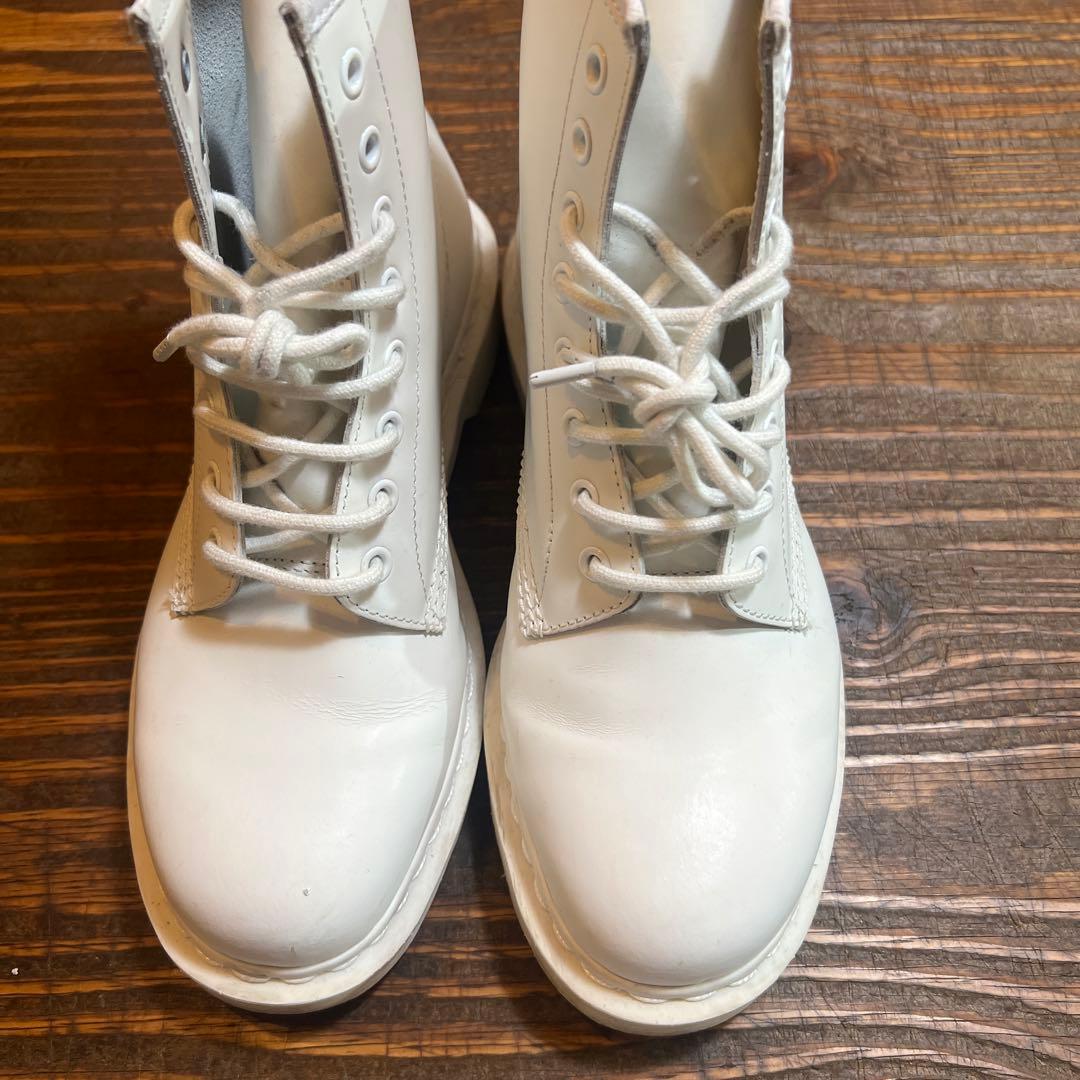 ドクターマーチン　ホワイト　8ホールブーツ　メンズ