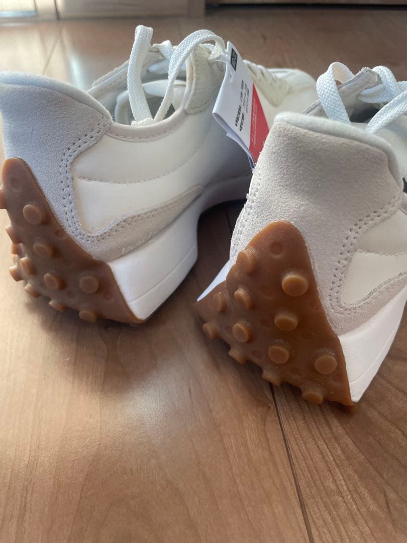 新品未使用　ニューバランス327 ベージュ　レディース　スニーカー