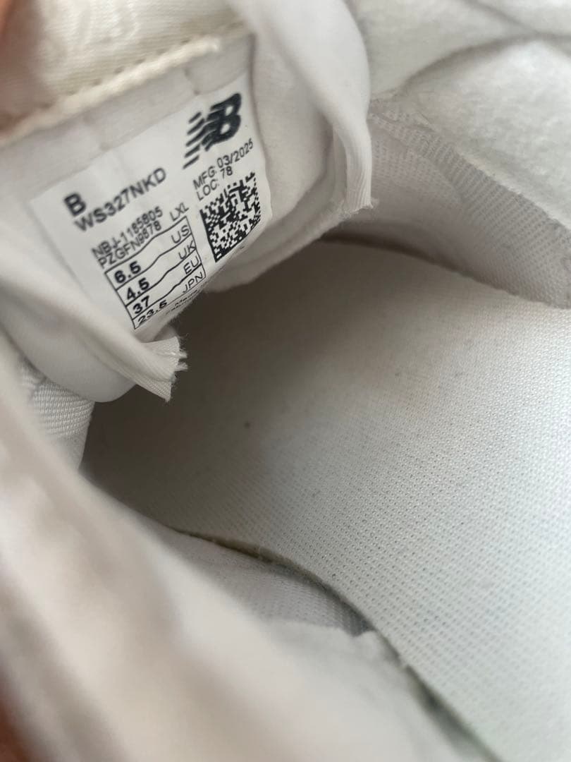 新品未使用　ニューバランス327 ベージュ　レディース　スニーカー