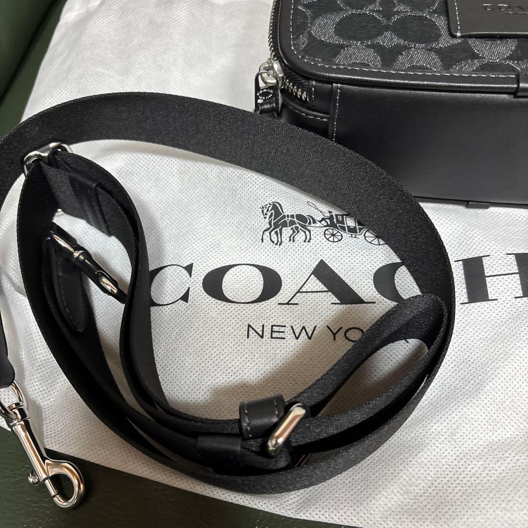 COACH ブラック ボックス型バッグ