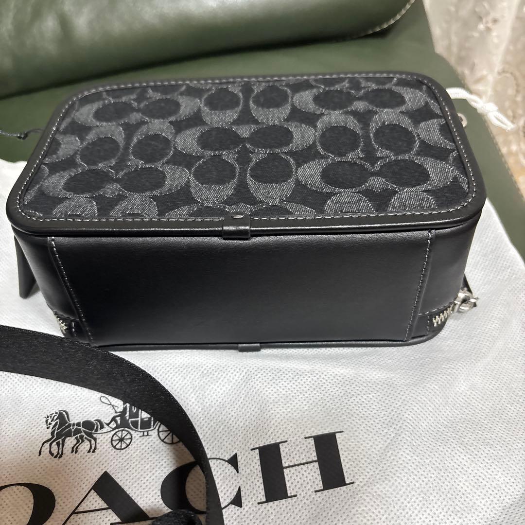 COACH ブラック ボックス型バッグ