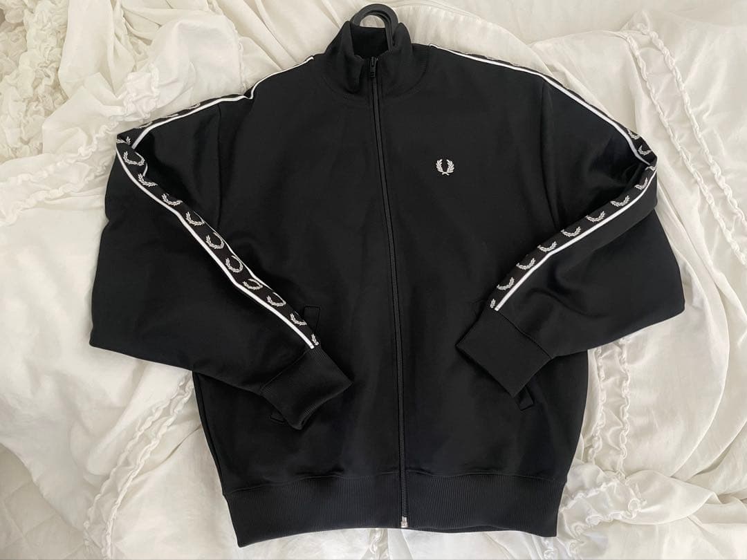 【美品】フレッドペリー　トラックジャケット　黒