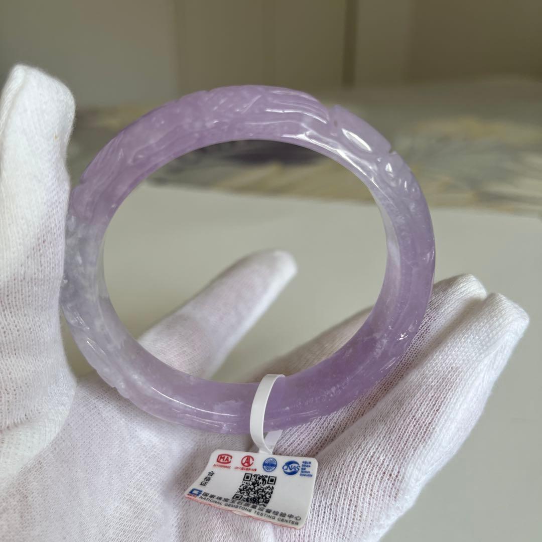 大値下げ✨本翡翠　彫り翡翠バンクル　ミャンマー產