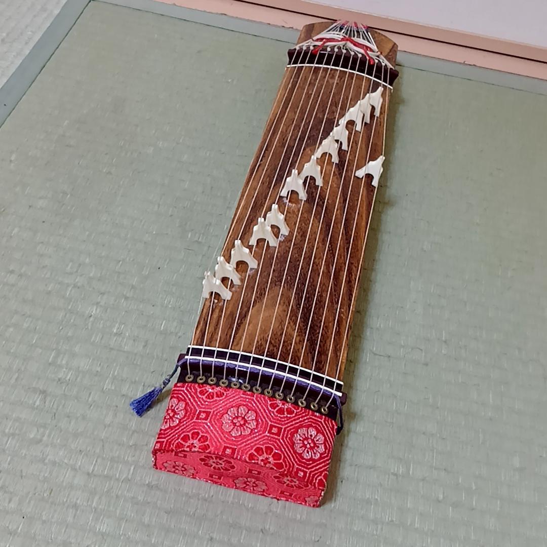 短箏 短琴 ミニ琴 二尺琴 13弦 和楽器 弦楽器 琴柱 布製カバー　60cm