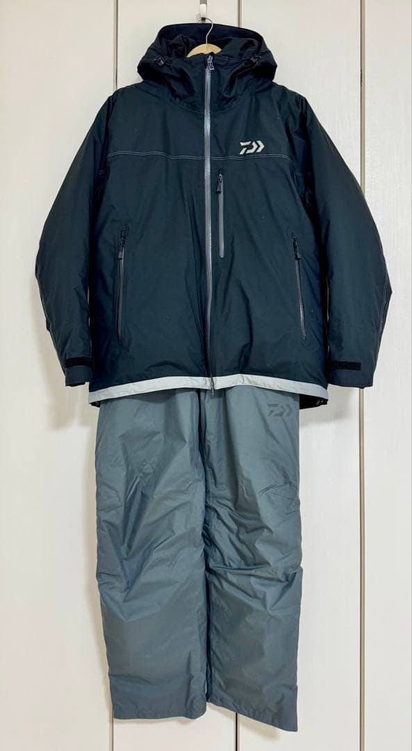 【Daiwa】 フィッシングスーツ 上下セット 黒/グレー