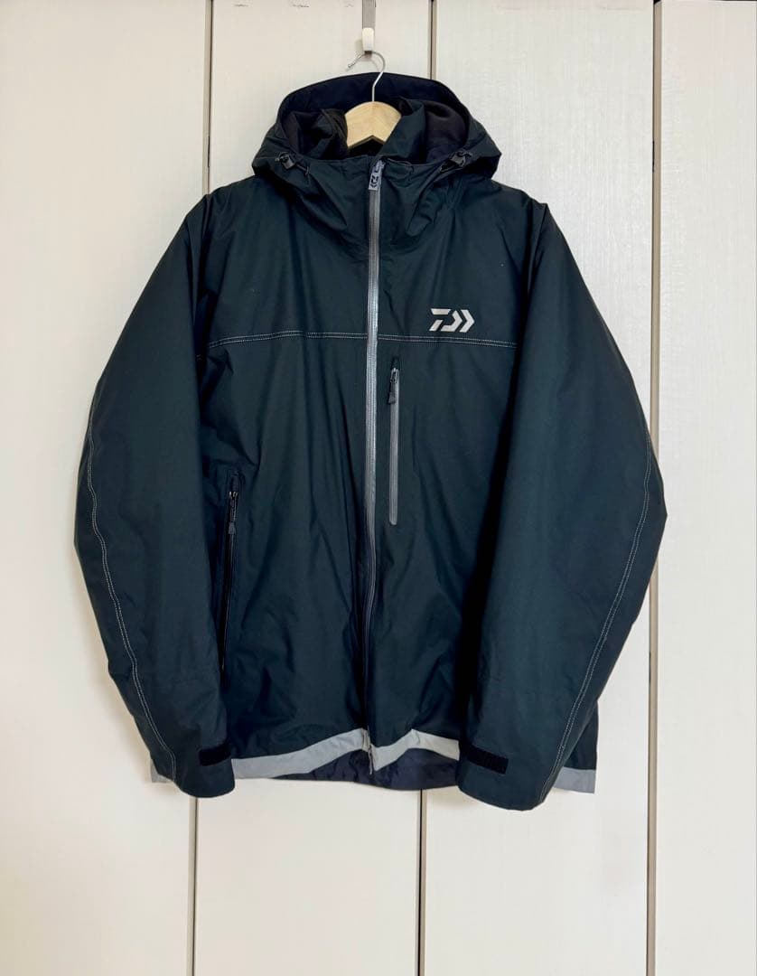 【Daiwa】 フィッシングスーツ 上下セット 黒/グレー
