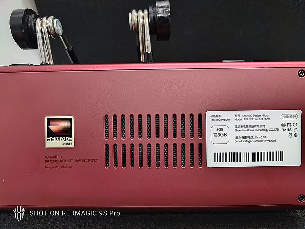 中古美品　AYANEO Pocket Micro (6GB 128GB) レッド