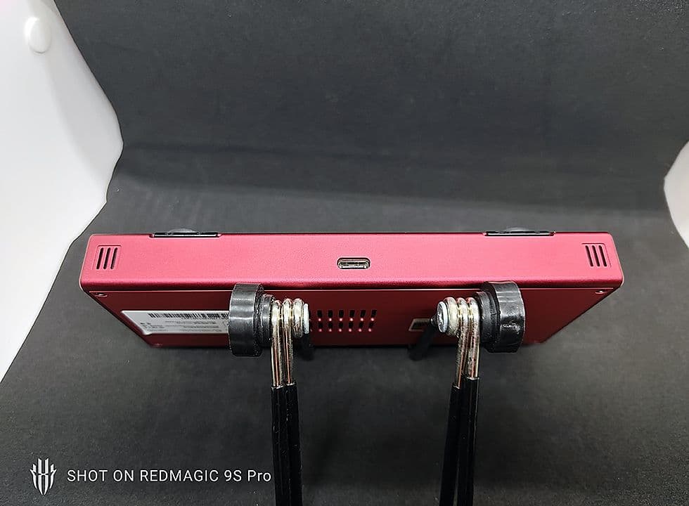 中古美品　AYANEO Pocket Micro (6GB 128GB) レッド