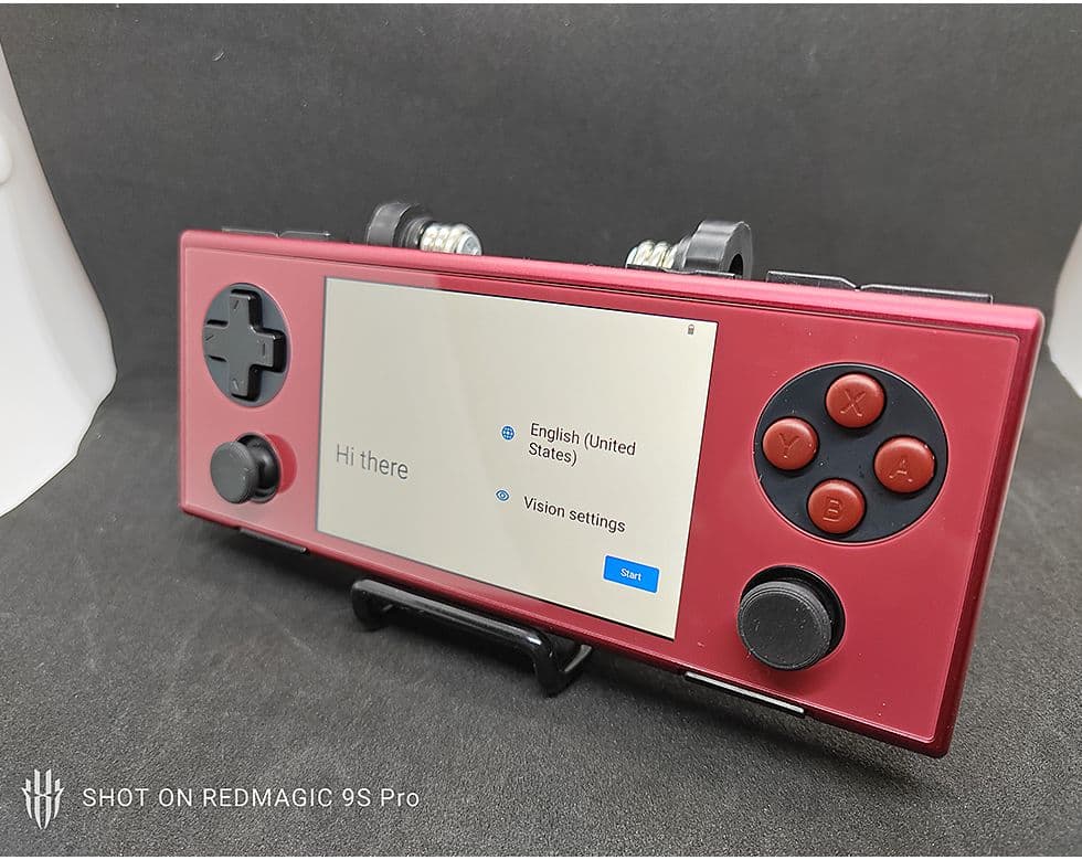 中古美品　AYANEO Pocket Micro (6GB 128GB) レッド