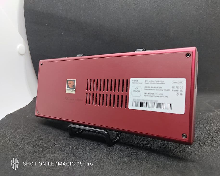 中古美品　AYANEO Pocket Micro (6GB 128GB) レッド