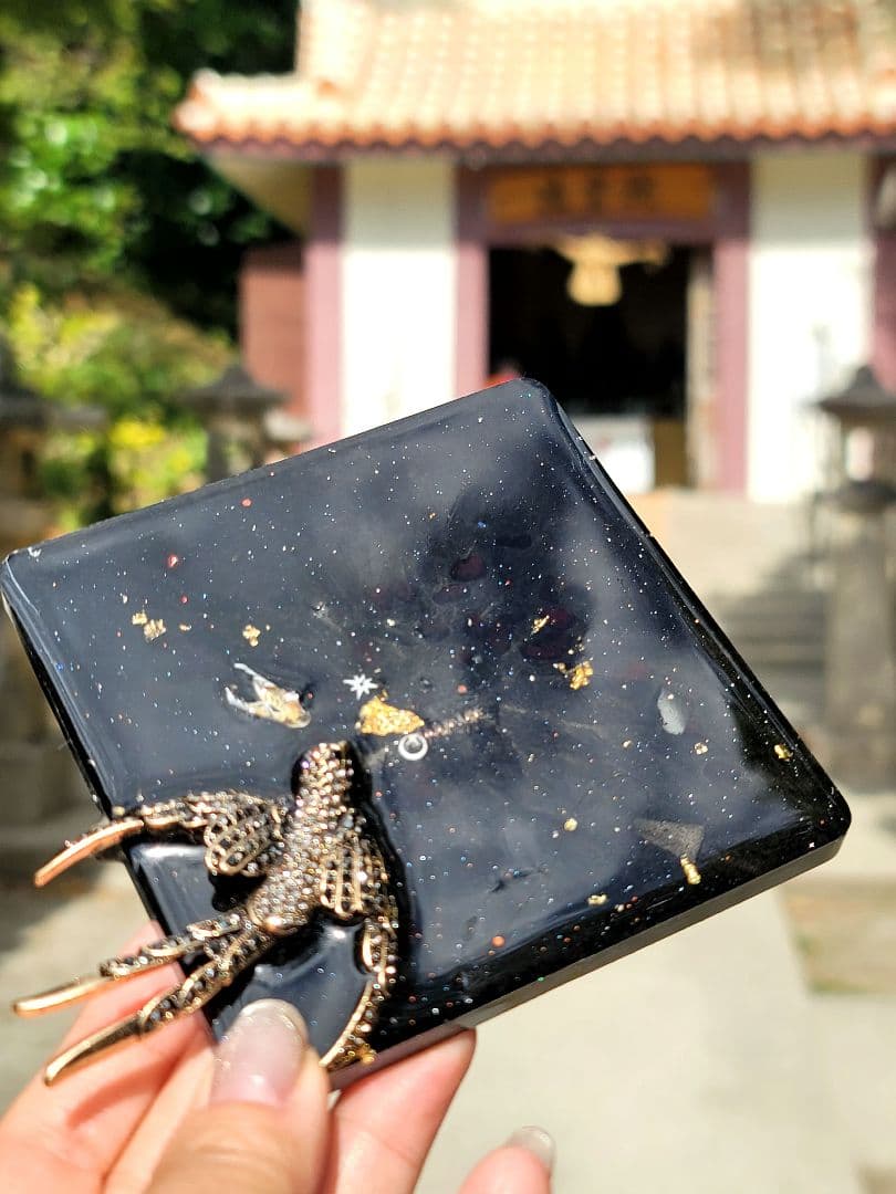 闇を味方にし負の念を受け返す黒翼の反射のエネルギープレートオルゴナイト