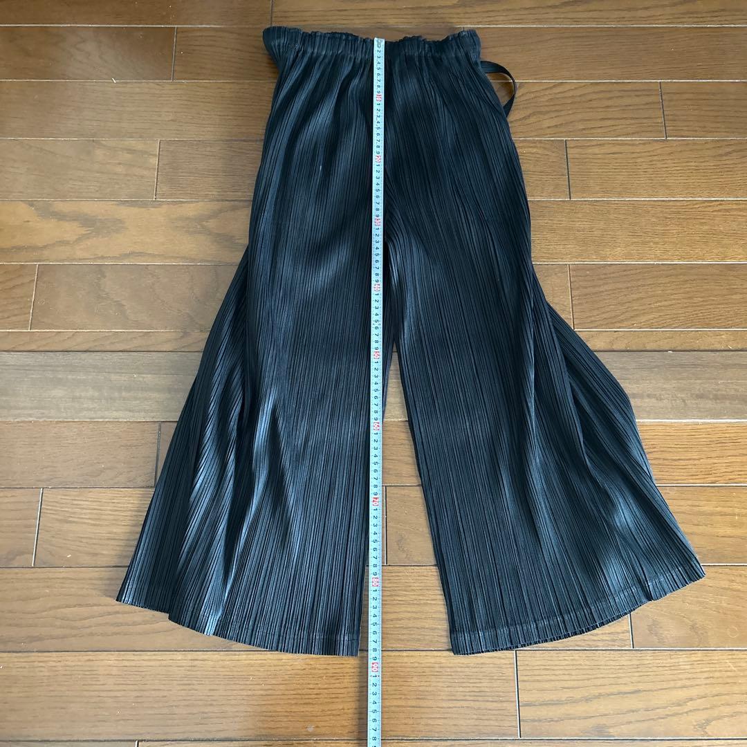 プリーツプリーズ　ブラックエプロンのようなパンツ　サイズ2