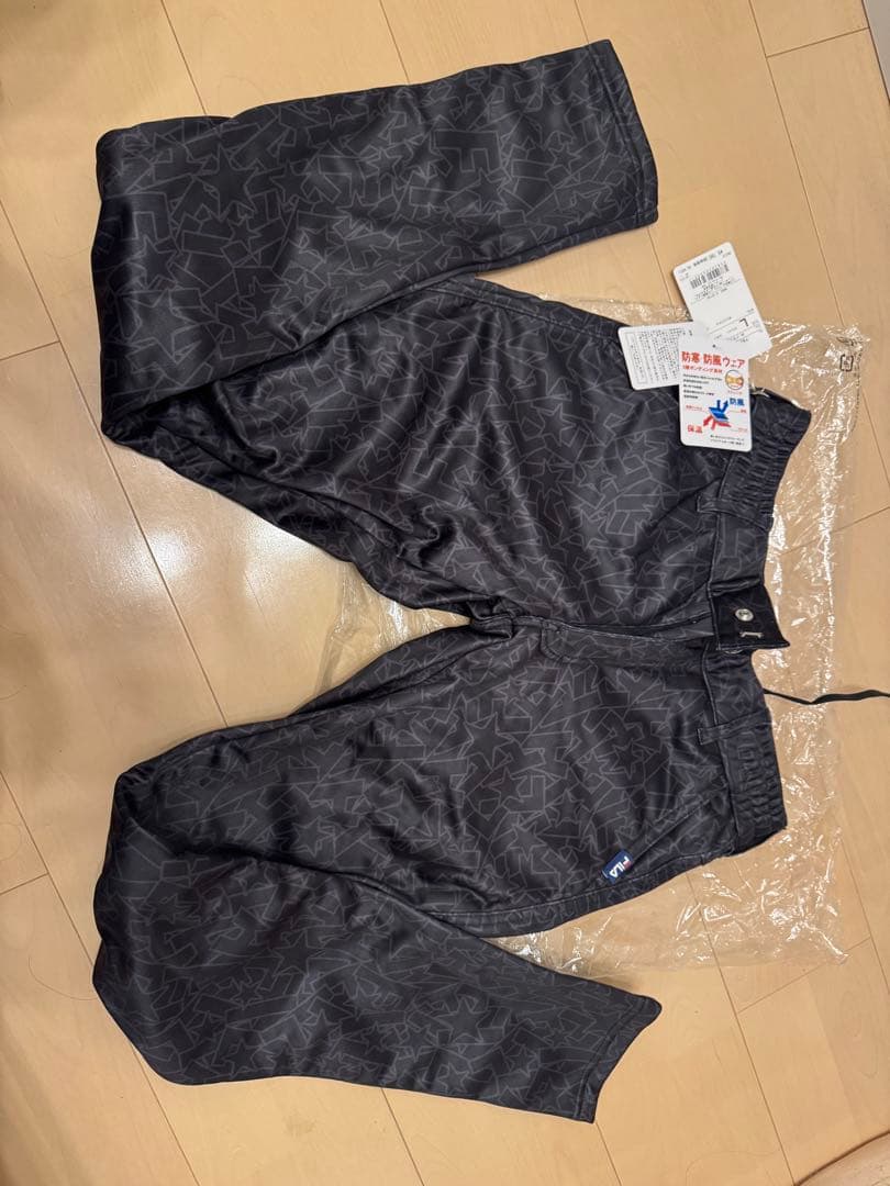 防寒防風ゴルフウェア　上下　Lサイズ　新品タグ付　冬