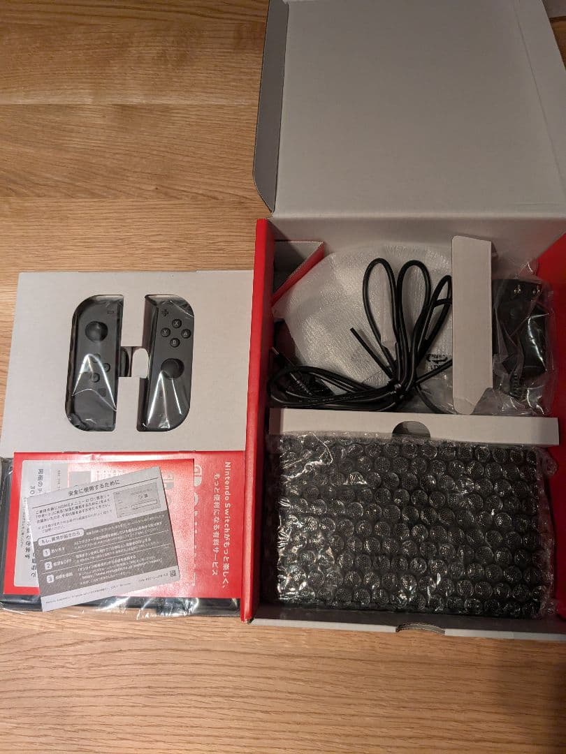 【超美品】Nintendo Switch 本体 2025年製