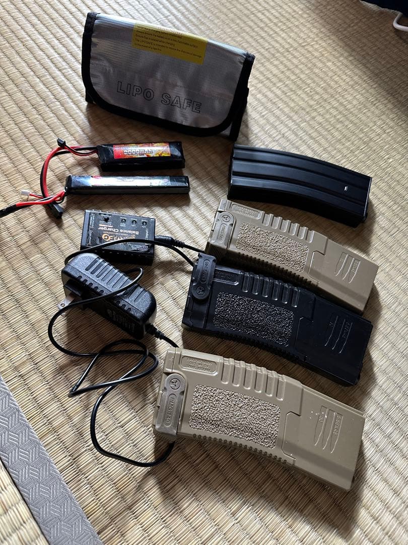 トイガンセット（サバゲー用）動作確認済 バッテリー＆マガジン付き