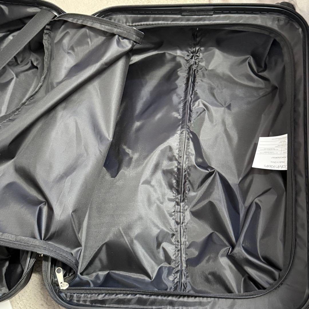   機内サイズ キャリーケース CK ロゴ 使用１回のみ