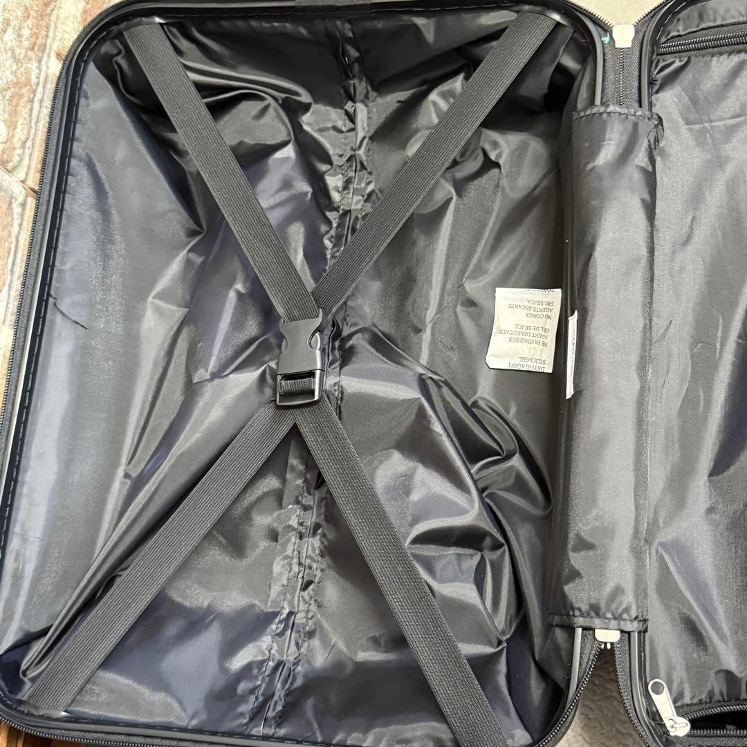   機内サイズ キャリーケース CK ロゴ 使用１回のみ