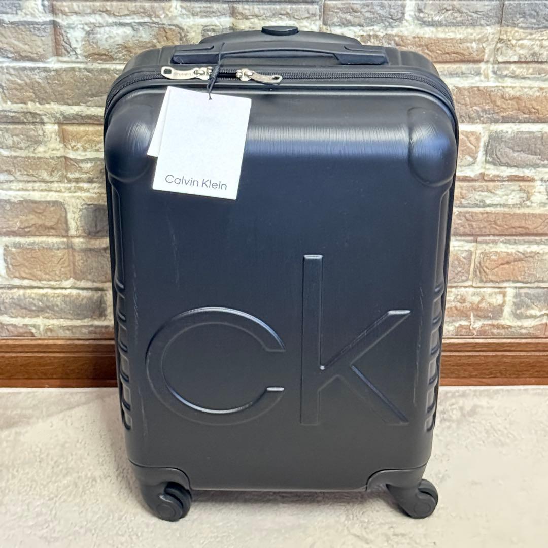  機内サイズ キャリーケース CK ロゴ 使用１回のみ