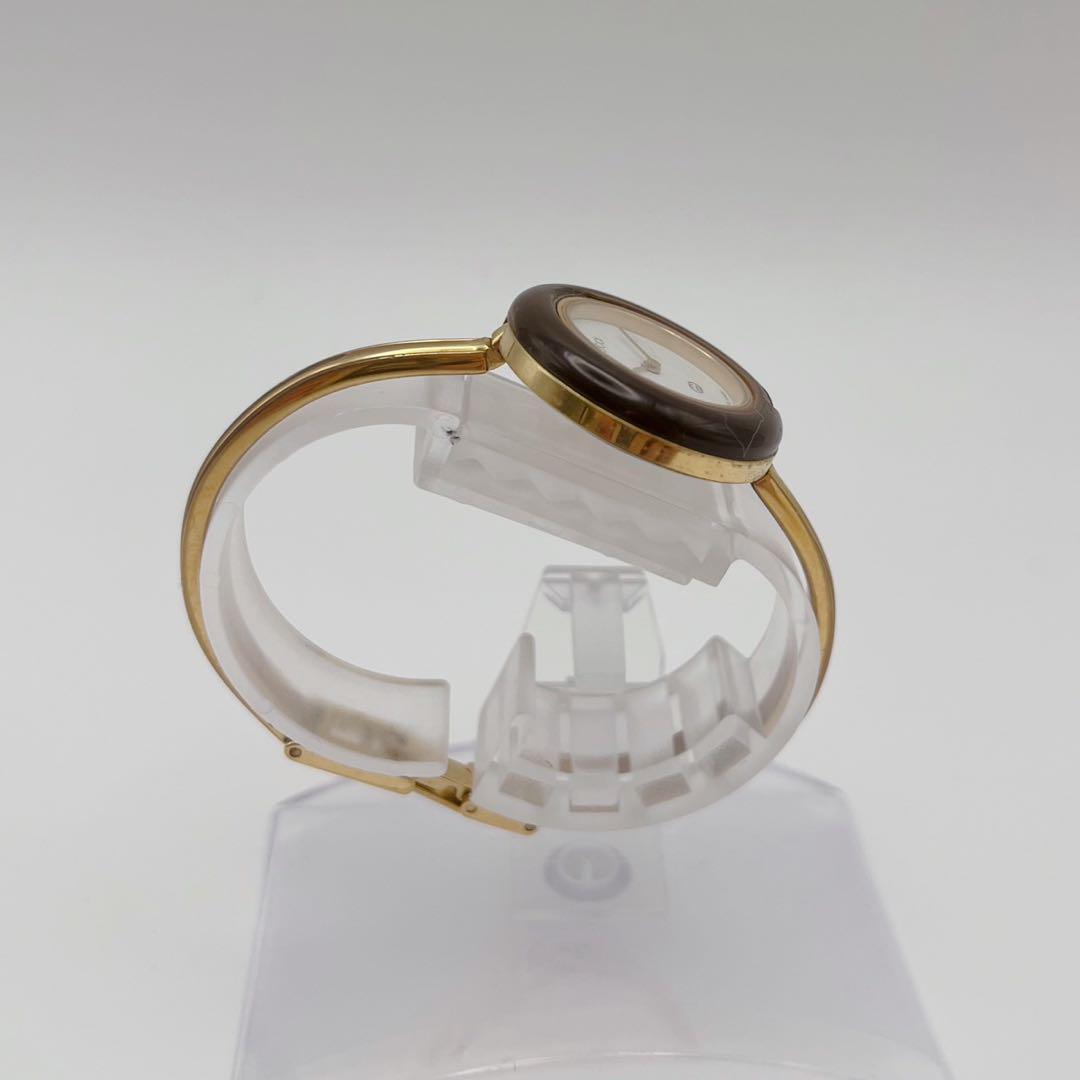 グッチ　チェンジベゼル　レディース　バングル　腕時計