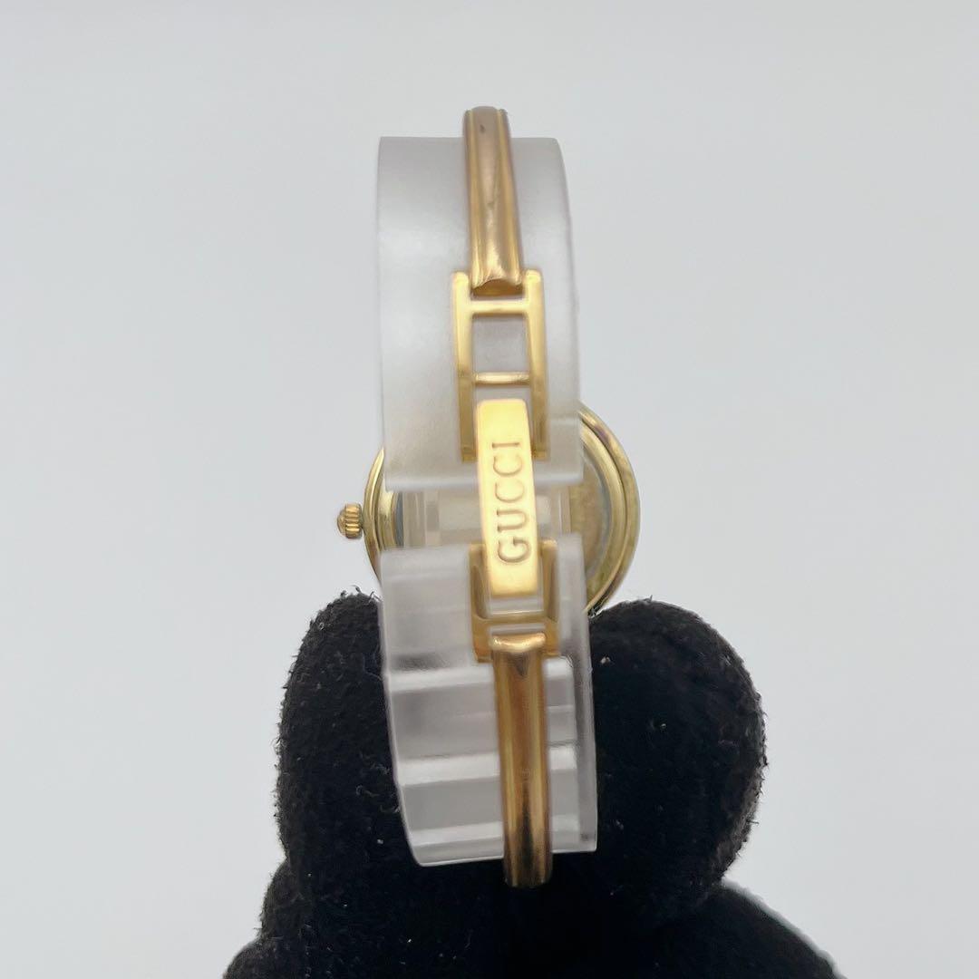 グッチ　チェンジベゼル　レディース　バングル　腕時計