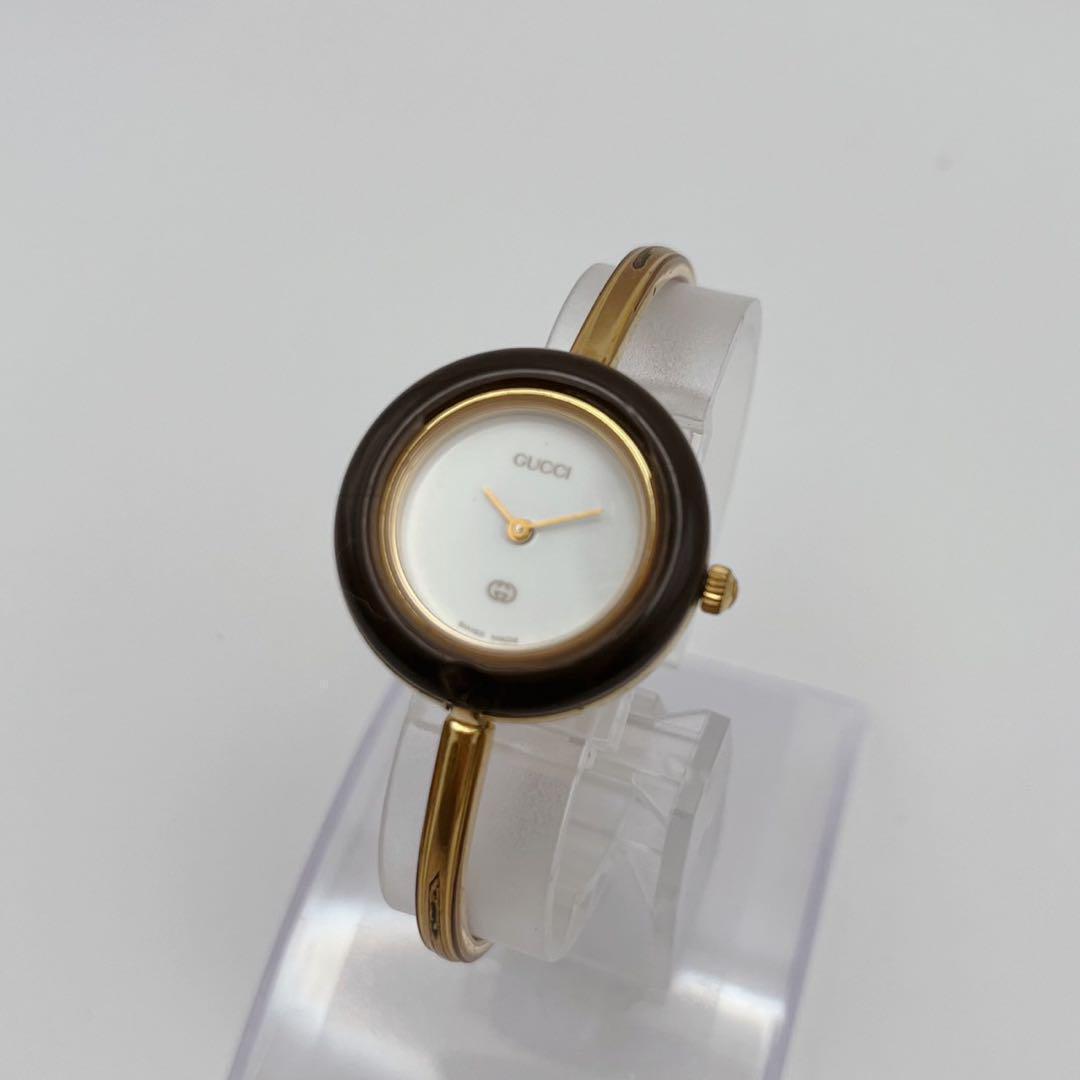 グッチ　チェンジベゼル　レディース　バングル　腕時計