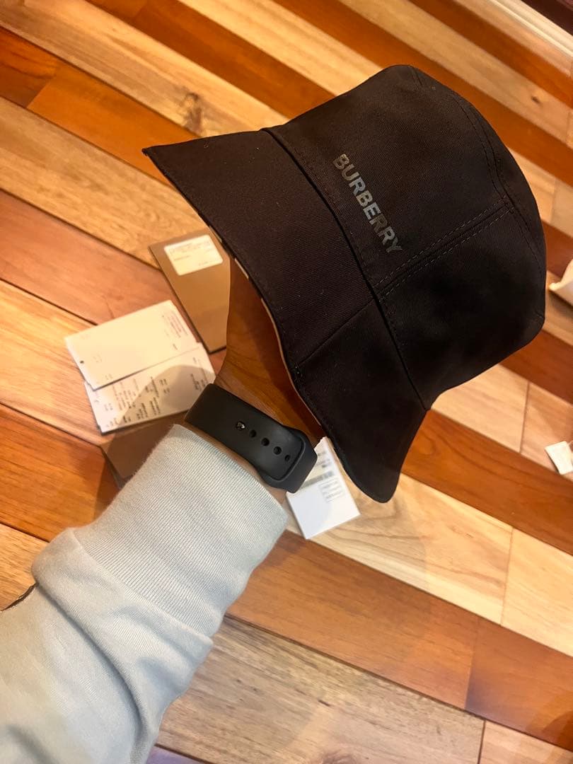 8*8様 BURBERRY リバーシブル　バケットハット