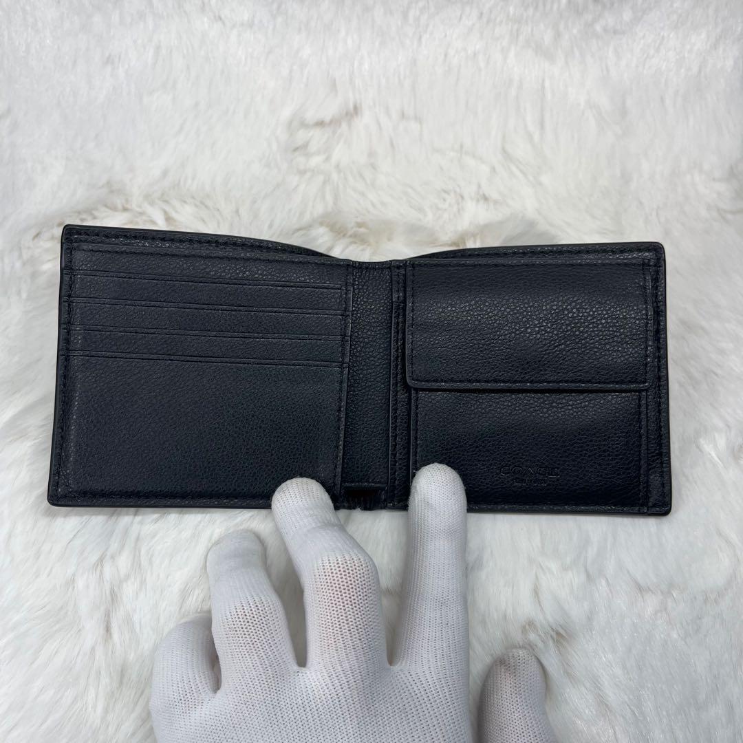【極美品】COACH黒レザーエンボス加工二つ折り財布