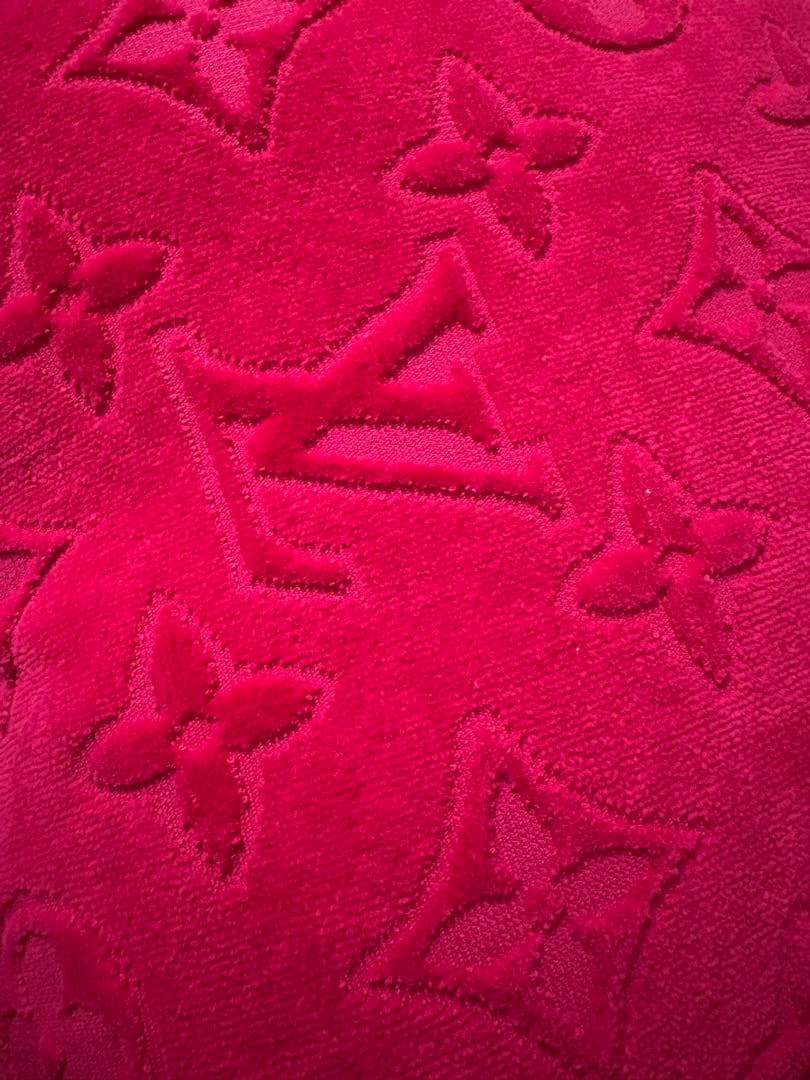 ルイヴィトン（LOUIS VUITTON）　クッション　ピンク