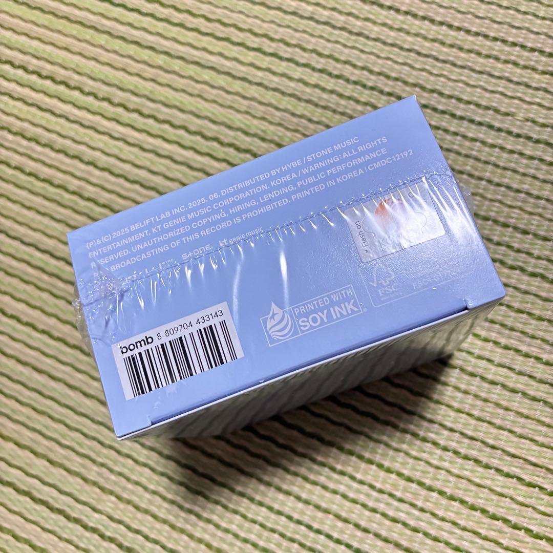 新品未開封　ILLIT イヤモニ風イヤホン　bomb merch