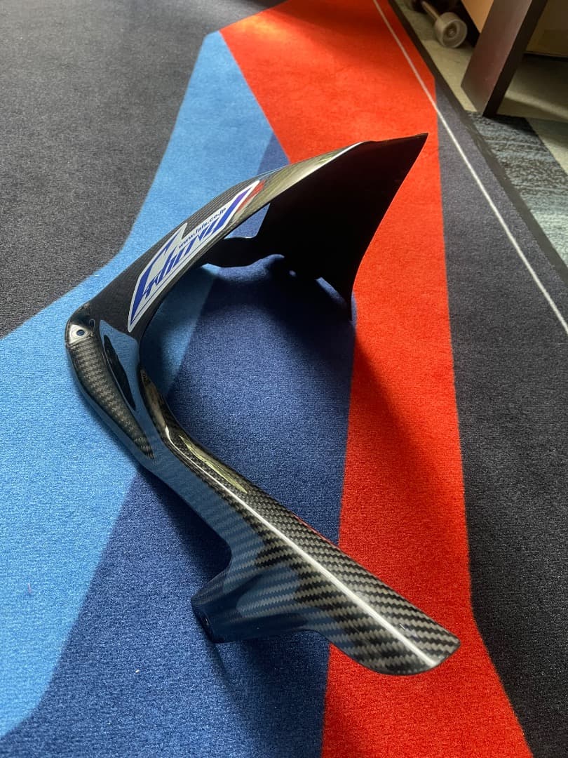 S1000rr 15-18 カーボニーツイルカーボン リアフェンダー。