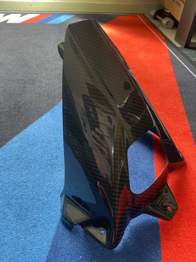 S1000rr 15-18 カーボニーツイルカーボン リアフェンダー。